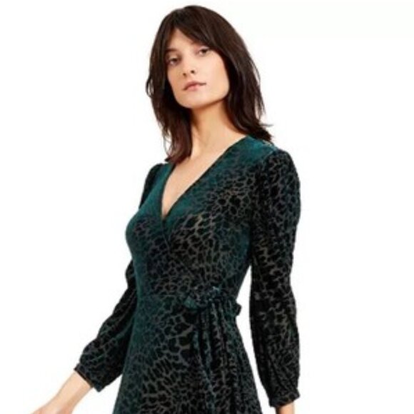 NWT Calvin Klein Green Velvet Midi Dress Size 4 - Picture 2 of 10